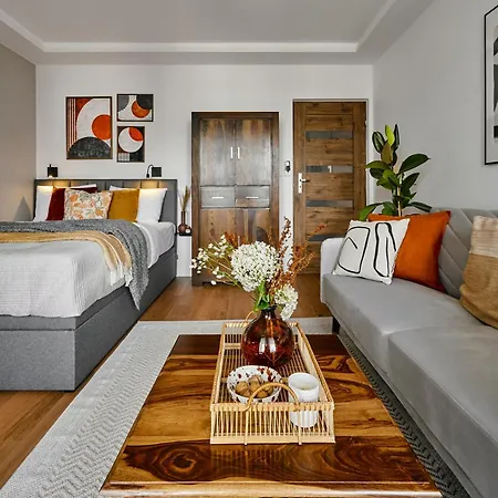 UR4N Apartment - Czarnogórska-2